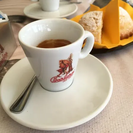 住宿加早餐酒店 La Bianca Scogliera 3*