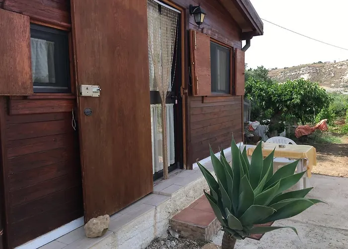 Nocleg ze śniadaniem La Bianca Scogliera 3*