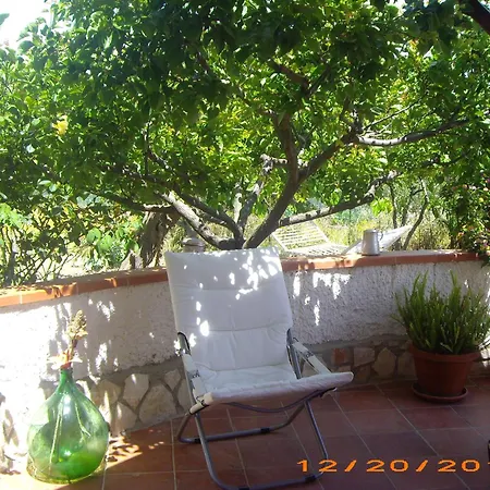 Bed & Breakfast La Bianca Scogliera 2*