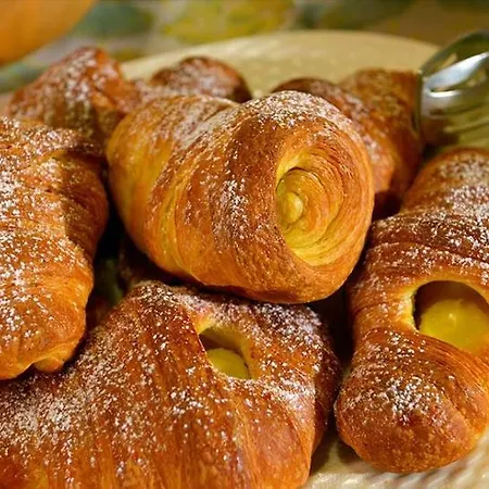 فندق مبيت وإفطار La Bianca Scogliera 3*
