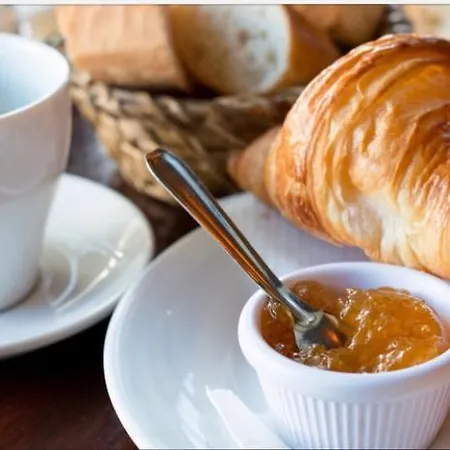 Bed and Breakfast La Bianca Scogliera