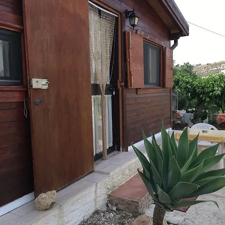 Bed & Breakfast La Bianca Scogliera 2*