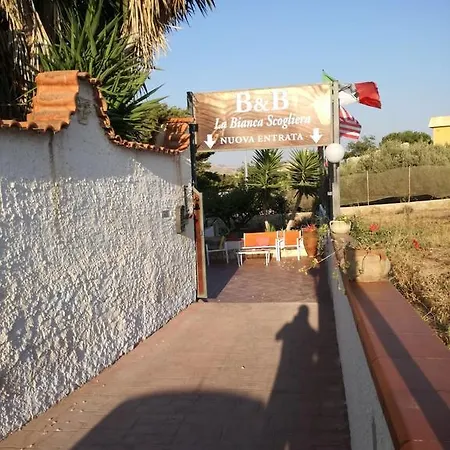 La Bianca Scogliera فندق مبيت وإفطار ريالمونتي