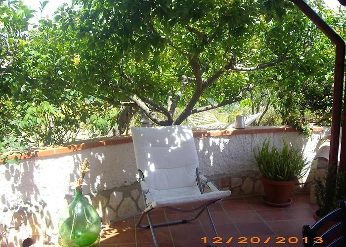 Bed & Breakfast La Bianca Scogliera 3*