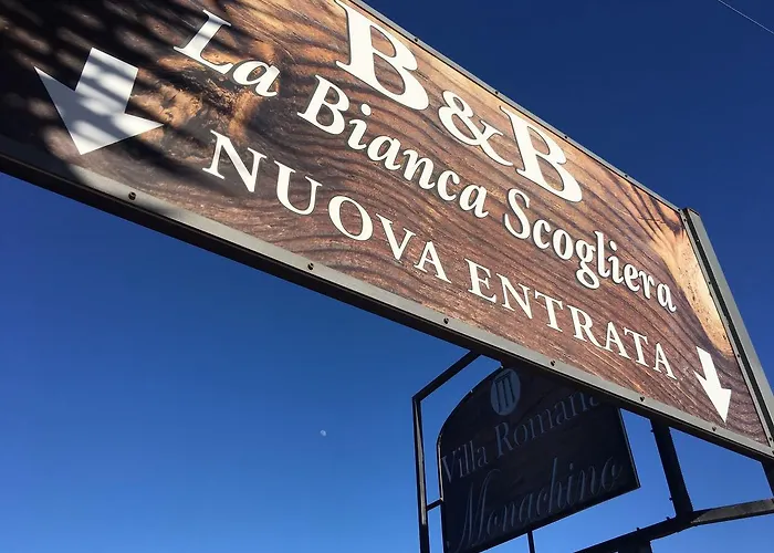 La Bianca Scogliera Bed & Breakfast 3*