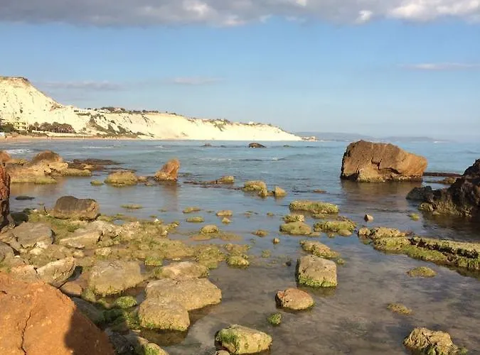 Bed & Breakfast La Bianca Scogliera 3*